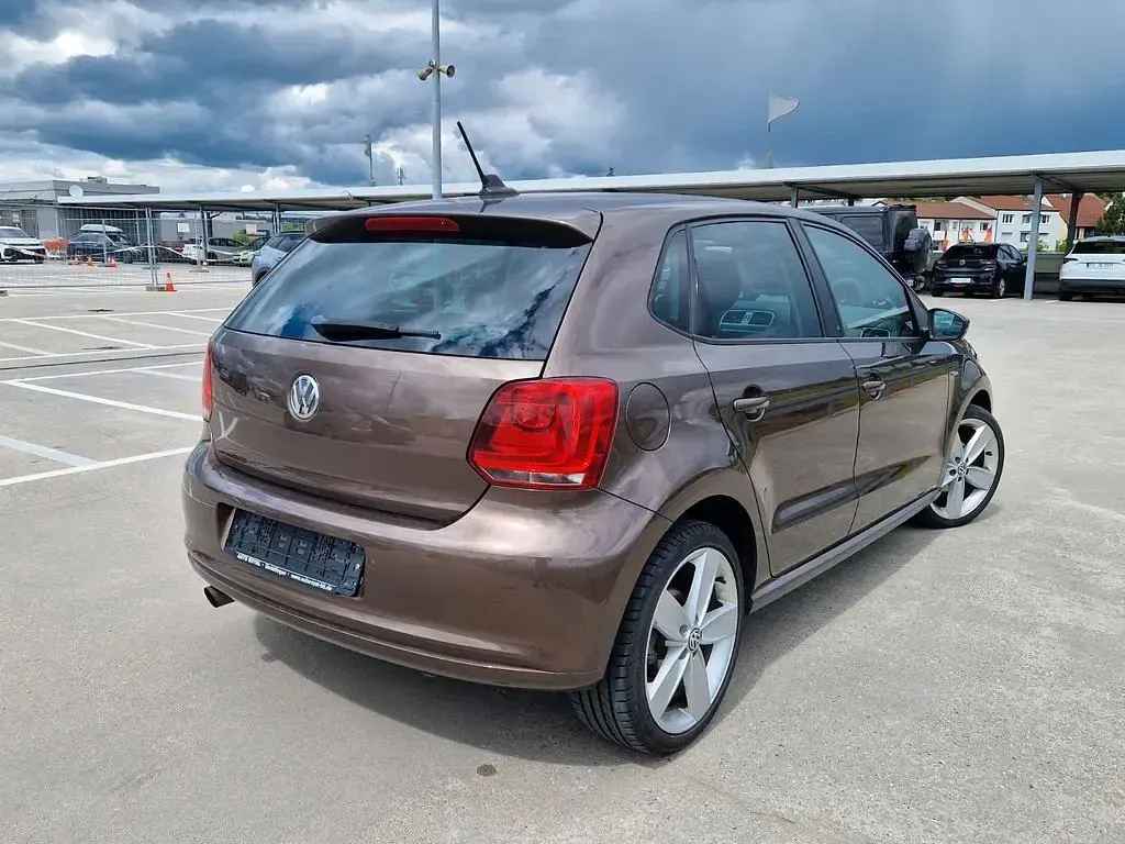 Gebraucht VW Polo Life 90 PS (66 kW) 2013 Braun Kleinwagen