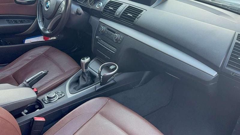 Gebraucht BMW 116 116 PS (85 kW) 2011 Schwarz Kleinwagen