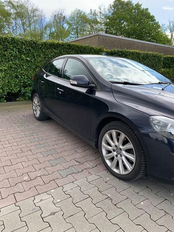 Gebraucht Volvo V40 150 PS (110 kW) 2015 Blau Limousine