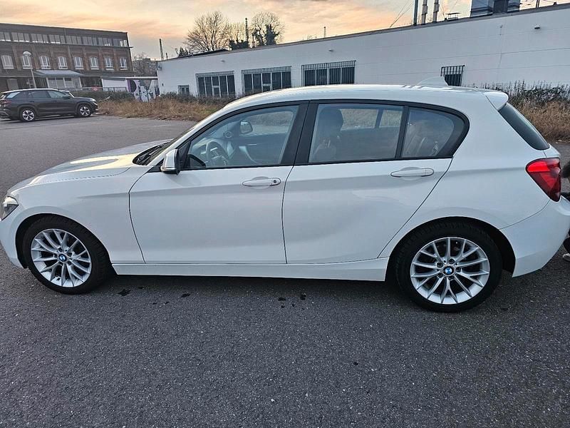 Gebraucht BMW 114 102 PS (75 kW) 2012 Weiß Kleinwagen