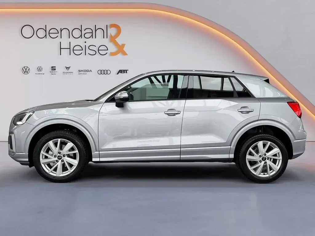 Neu Audi Q2 Advanced Plus 150 PS (110 kW) 2026 Silber SUV