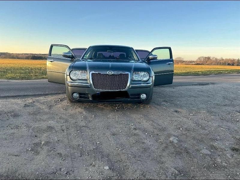 Grau Gebraucht 2004 Chrysler 300C Limousine | 9.500 € (Teuer) - Bild 1/4