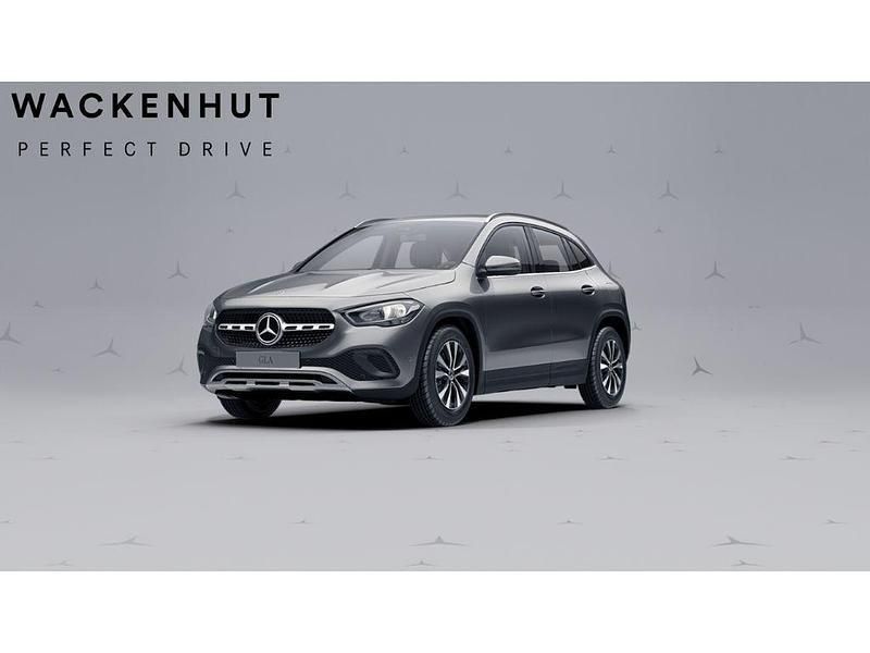 Grau Gebraucht 2022 Mercedes GLA180 Business SUV | 29.900 € (Guter Preis) - Bild 1/4