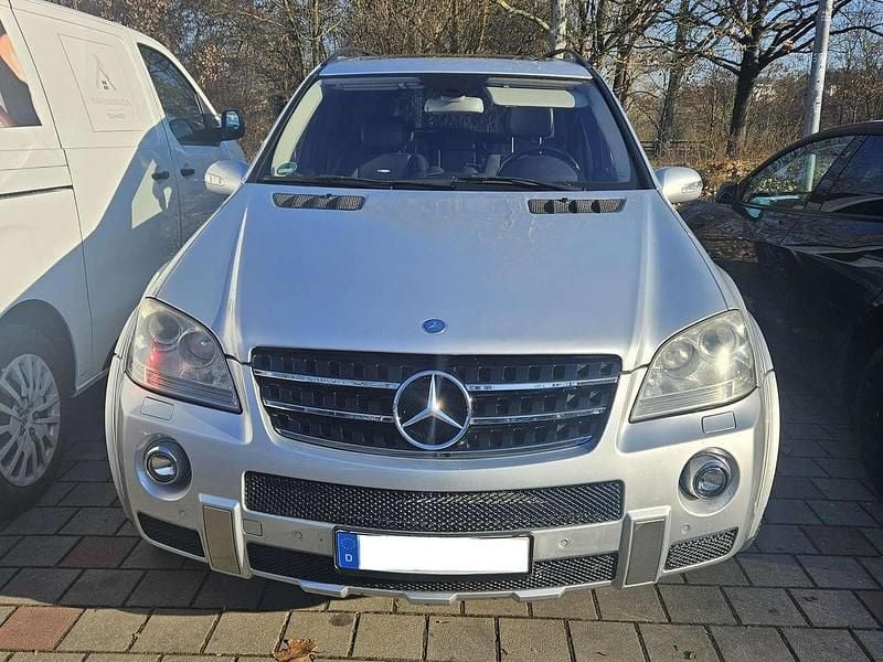 Silber Gebraucht 2006 Mercedes ML63 AMG AMG SUV | 24.000 € - Bild 1/4