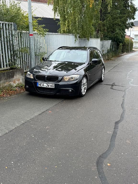 Schwarz Gebraucht 2011 BMW 325 Performance Kombi | 15.500 € - Bild 1/4