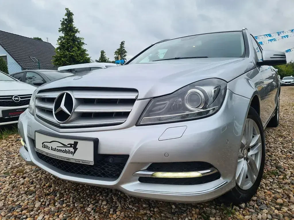 Gebraucht Mercedes C200 Avantgarde 136 PS (100 kW) 2013 Silber Limousine