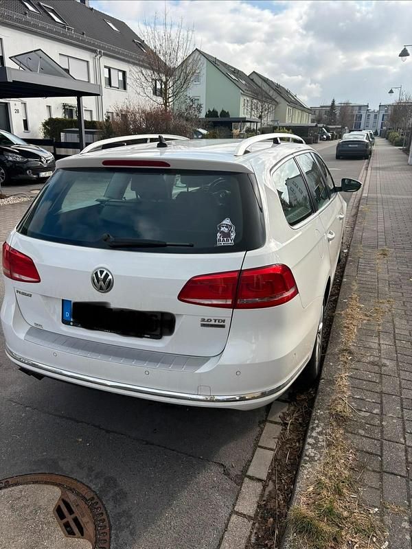 Gebraucht VW Passat 140 PS (102 kW) 2012 Weiß Kombi