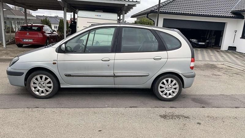Gebraucht Renault Scénic Expression 107 PS (78 kW) 2002 Silber Van / Kleinbus