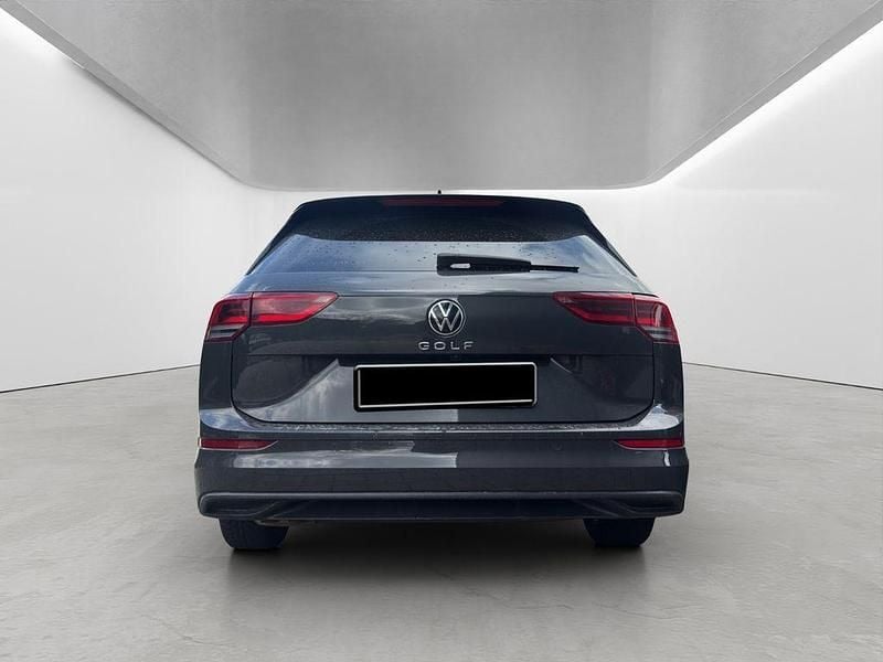 Second-hand VW Golf VIII Life 150 CP (110 kW) 2021 Gri Break