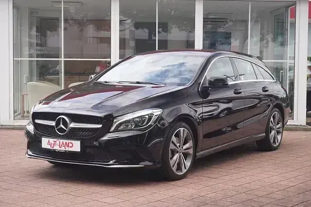 Gebraucht Mercedes CLA180 AMG line 122 PS (89 kW) 2017 Schwarz Coupé