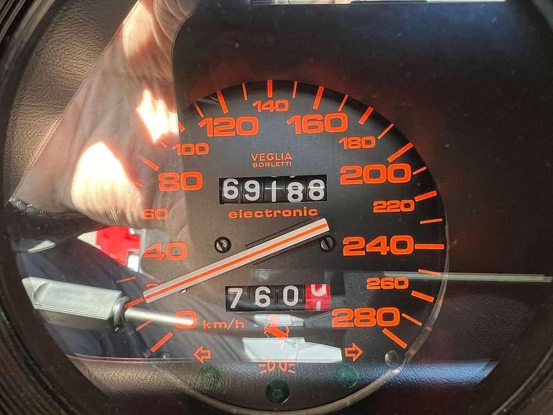 Gebraucht Ferrari 328 271 PS (199 kW) 1986 Rot Cabrio