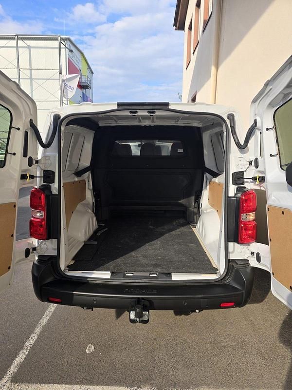 Gebraucht Toyota Proace 144 PS (105 kW) 2025 Weiß Van / Kleinbus