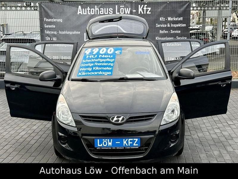 Schwarz Gebraucht 2009 Hyundai i20 Classic Limousine | 4.900 € (Etwas zu teuer) - Bild 1/4