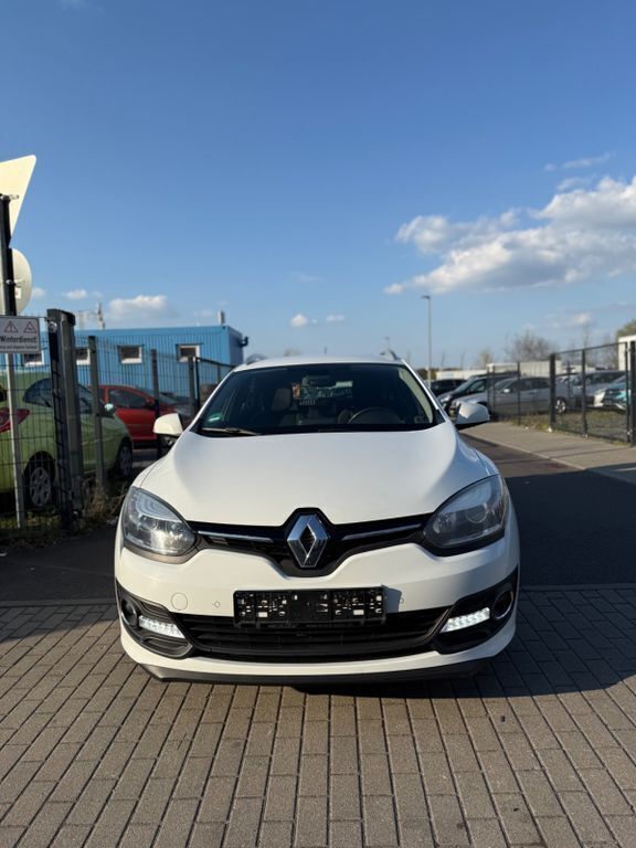 Weiß Gebraucht 2014 Renault Mégane III Initiale Paris Limousine | 5.990 € (Etwas zu teuer) - Bild 1/4