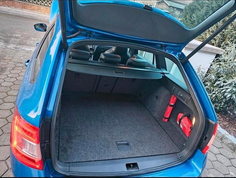 Second-hand Skoda Octavia vRS 185 CP (136 kW) 2013 Albastru Break