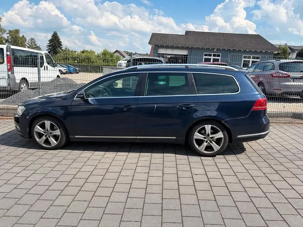 Gebraucht VW Passat Highline 170 PS (125 kW) 2012 Blau Kombi