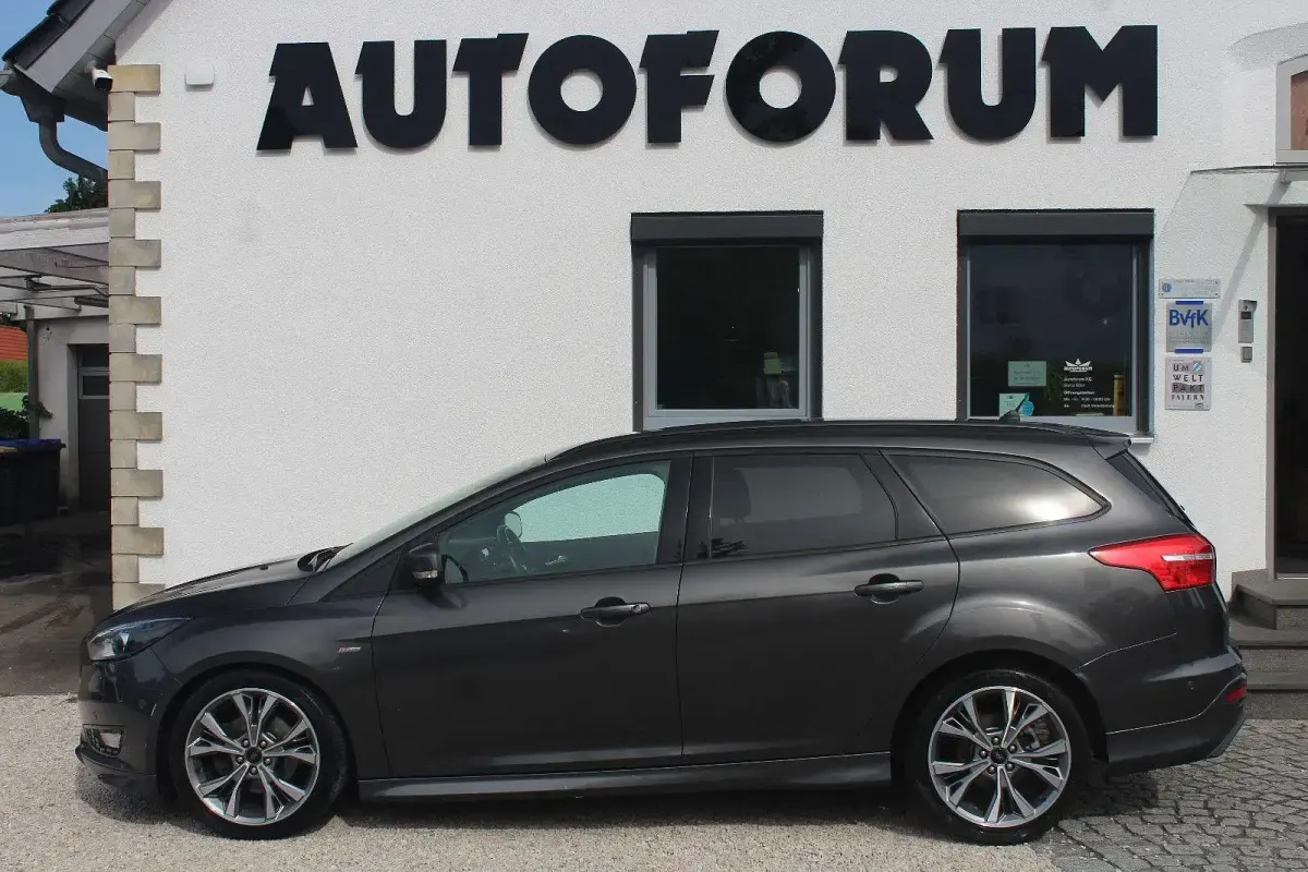 Gebraucht Ford Focus ST-Line 182 PS (133 kW) 2018 Grau Kombi