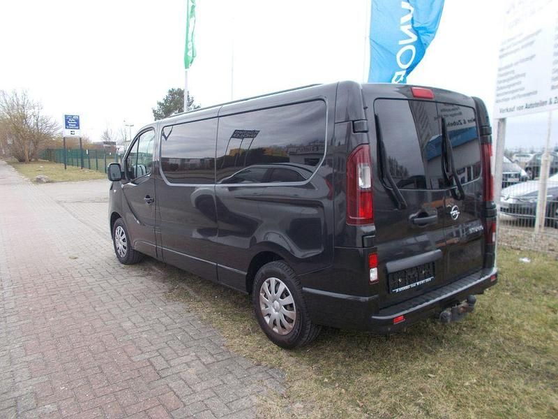 Gebraucht Opel Vivaro 125 PS (91 kW) 2017 Schwarz Van / Kleinbus
