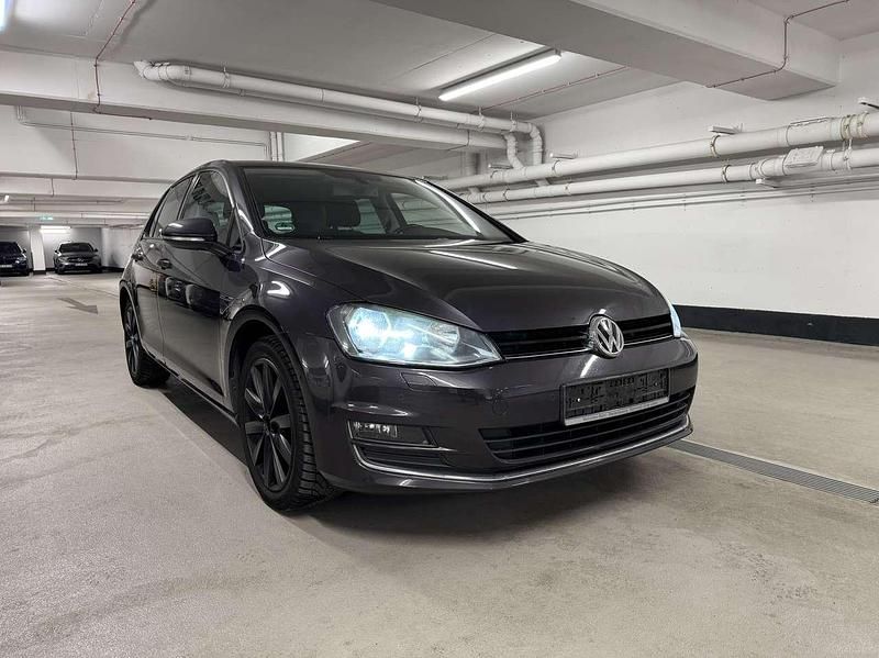 Kryptongrau metallic Gebraucht 2015 VW Golf LOUNGE Limousine | 10.700 € (Guter Preis) - Bild 1/4