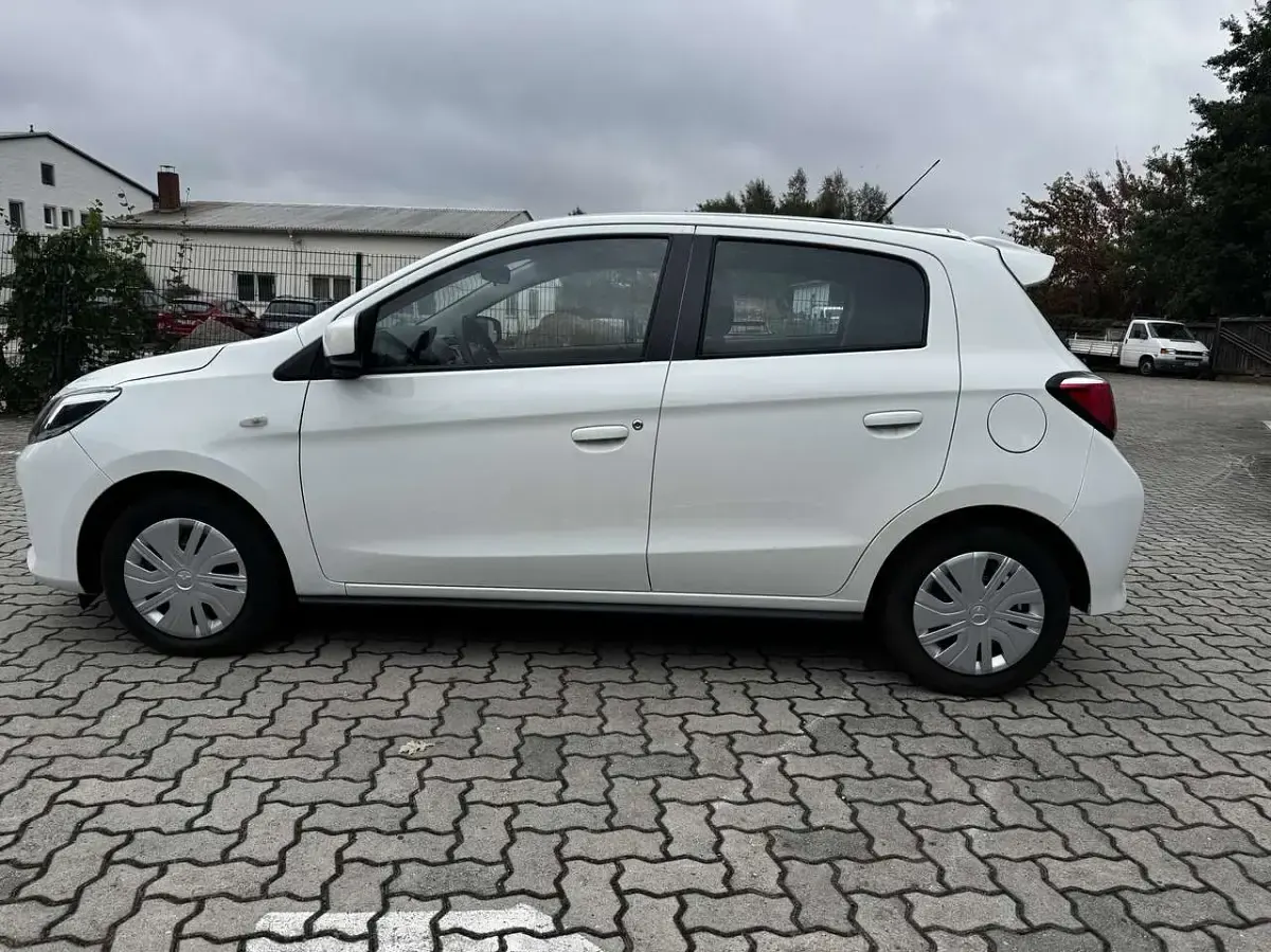 Gebraucht Mitsubishi Space Star 71 PS (52 kW) 2023 Weiß Kleinwagen