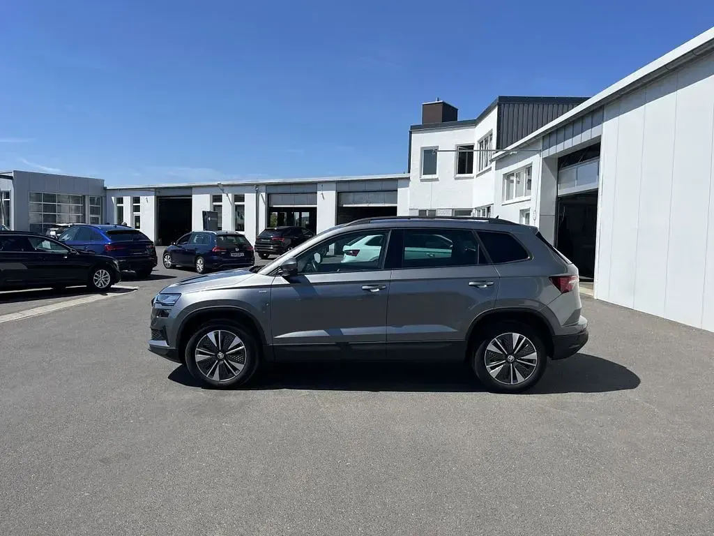 Gebraucht Skoda Karoq Tour 150 PS (110 kW) 2023 Grau SUV