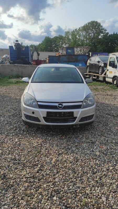 Grau Gebraucht 2004 Opel Astra Kleinwagen | 2.400 € (Fairer Preis) - Bild 1/4