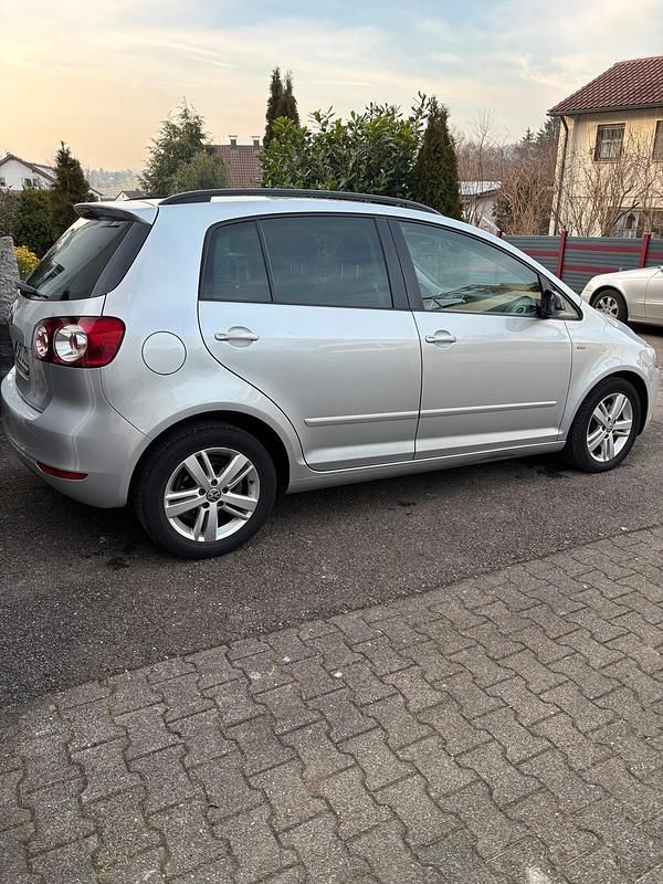 Gebraucht VW Golf Plus Cross 105 PS (77 kW) 2012 Silber Van / Kleinbus