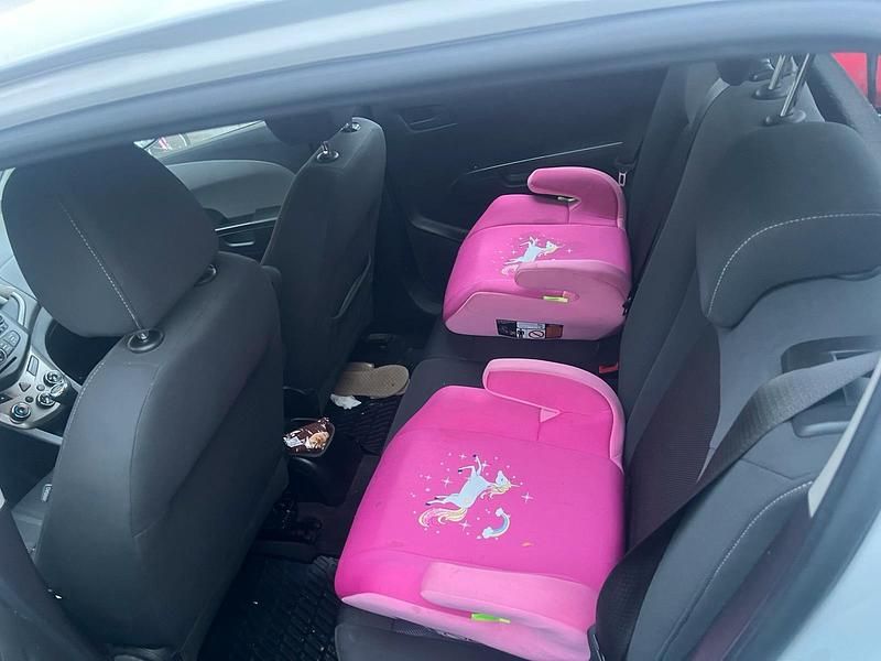 Gebraucht Chevrolet Aveo 101 PS (74 kW) 2011 Weiß Kleinwagen