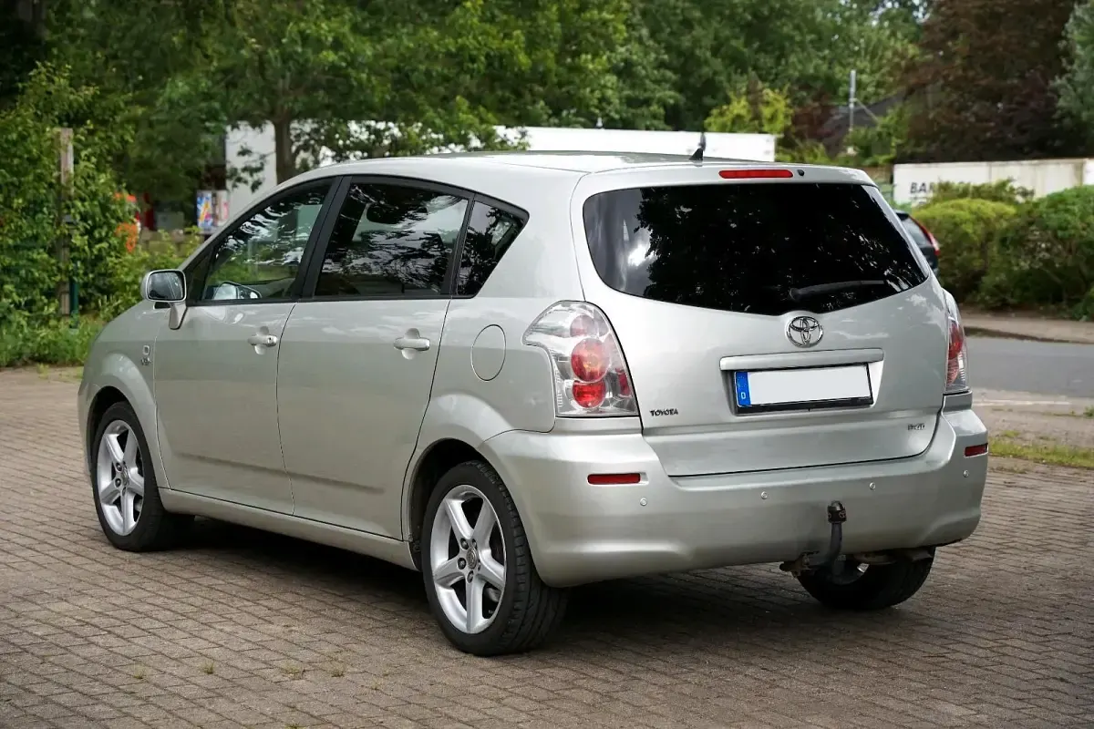 Gebraucht Toyota Corolla Verso 177 PS (130 kW) 2006 Silber Van / Kleinbus