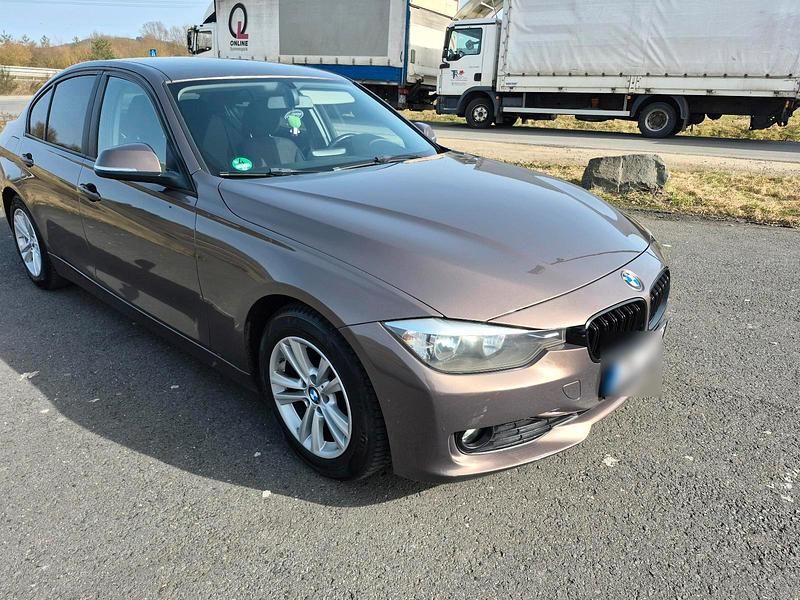 Usata BMW 320 163 CV (119 kW) 2012 Marrone Berlina