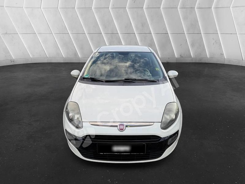 Weiß Gebraucht 2011 Fiat Punto Limousine | 2.000 € (Teuer) - Bild 1/4