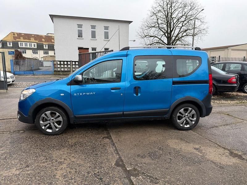 Gebraucht Dacia Dokker Stepway 116 PS (85 kW) 2016 Blau Van / Kleinbus