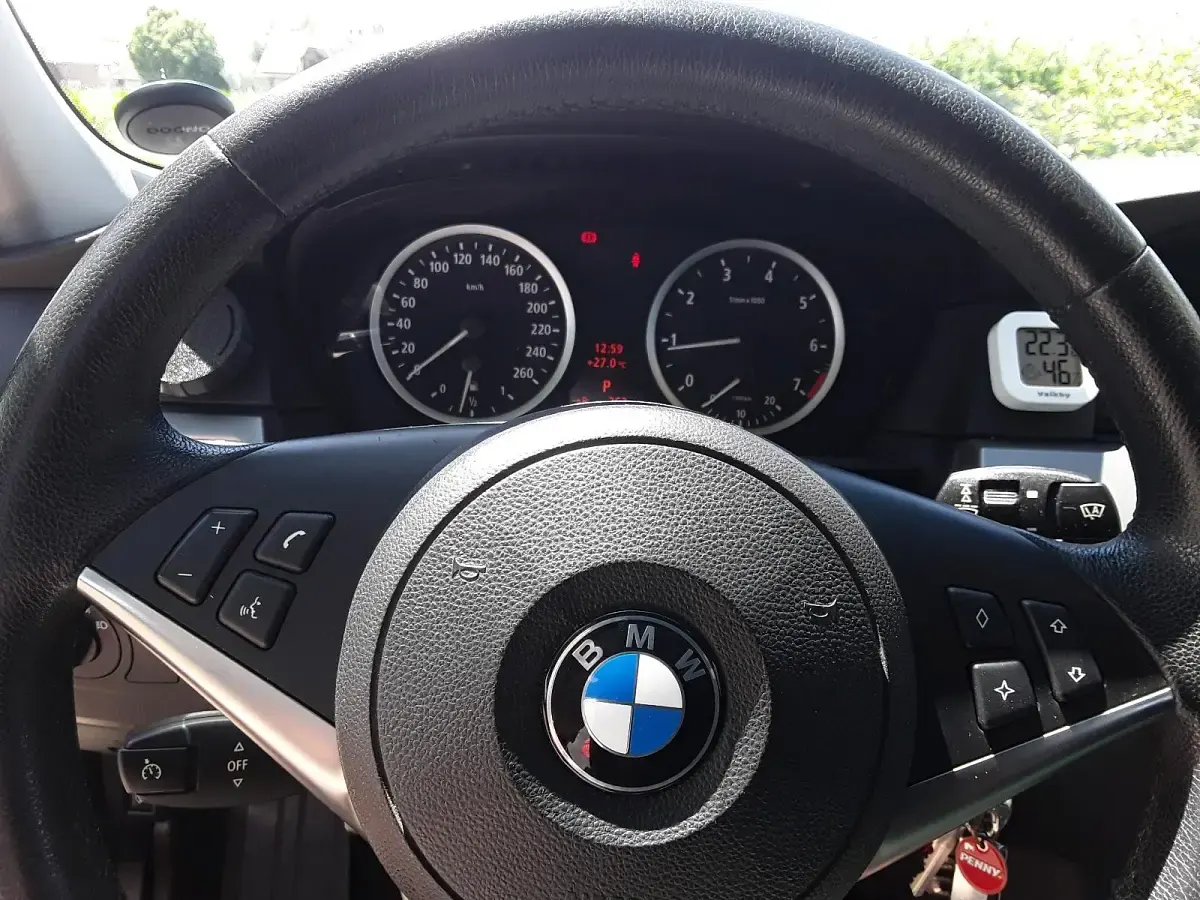Gebraucht BMW 523 177 PS (130 kW) 2006 Schwarz Limousine
