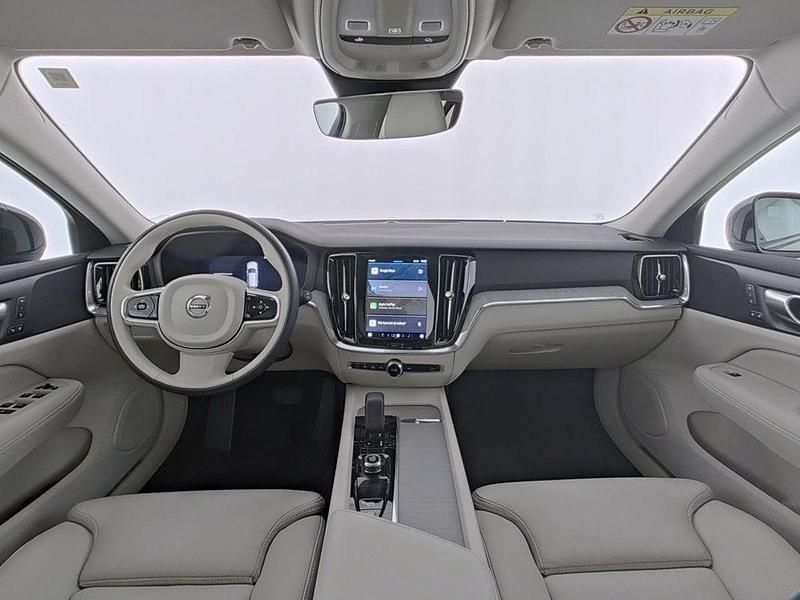 Gebraucht Volvo V60 CC Plus 197 PS (144 kW) 2023 Grau platinum grey / metallic Kombi