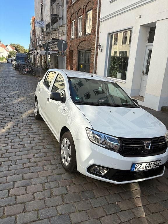 Weiß Gebraucht 2018 Dacia Sandero Acces Kleinwagen | 6.250 € (Fairer Preis) - Bild 1/4