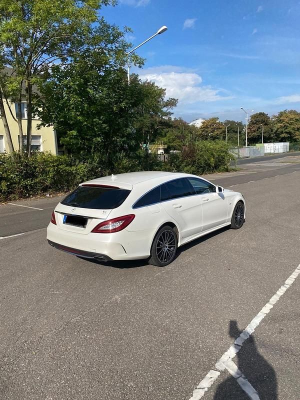 Gebraucht Mercedes CLS350 258 PS (189 kW) 2017 Weiß Kombi