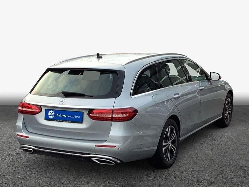 Gebraucht Mercedes E220 Avantgarde 194 PS (142 kW) 2021 Silber Limousine