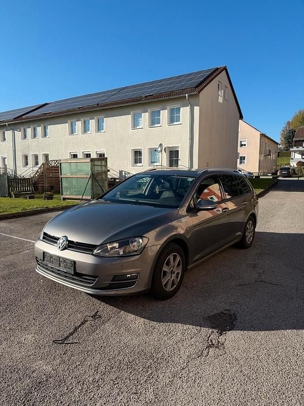 Gebraucht VW Golf VII LOUNGE 110 PS (80 kW) 2016 Braun Kombi