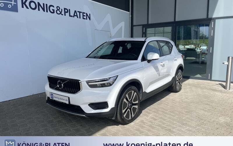 Weiß Gebraucht 2022 Volvo XC40 Momentum SUV | 29.990 € (Fairer Preis) - Bild 1/4