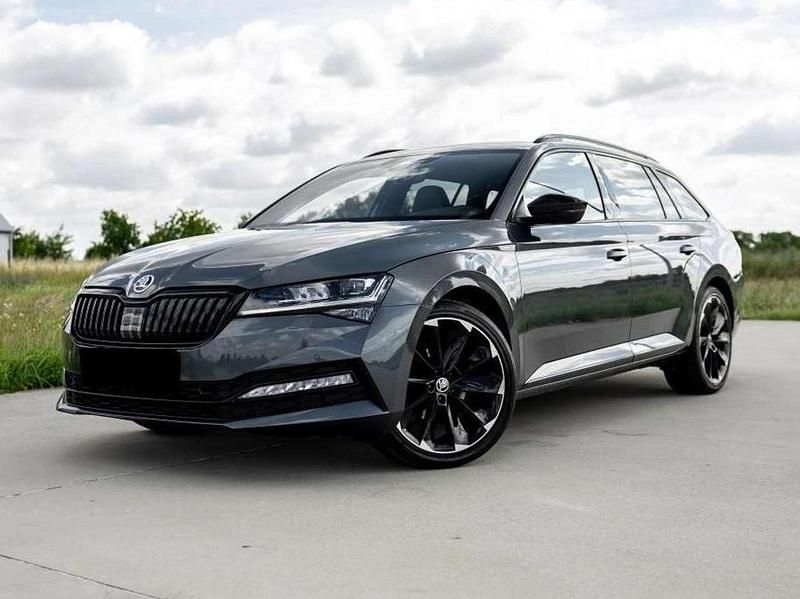 Grau Gebraucht 2022 Skoda Superb SportLine Kombi | 27.000 € (Guter Preis) - Bild 1/4