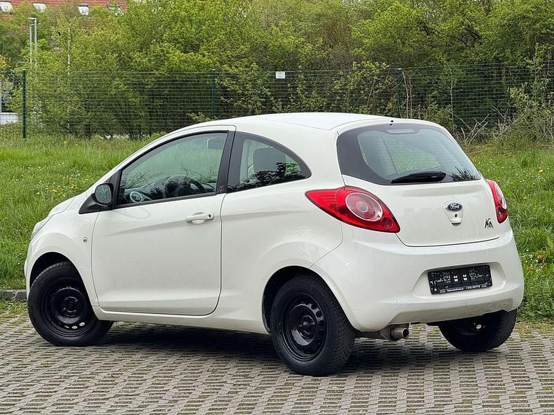 Gebraucht Ford Ka Cool & Sound Edition 69 PS (50 kW) 2012 Weiß Kleinwagen