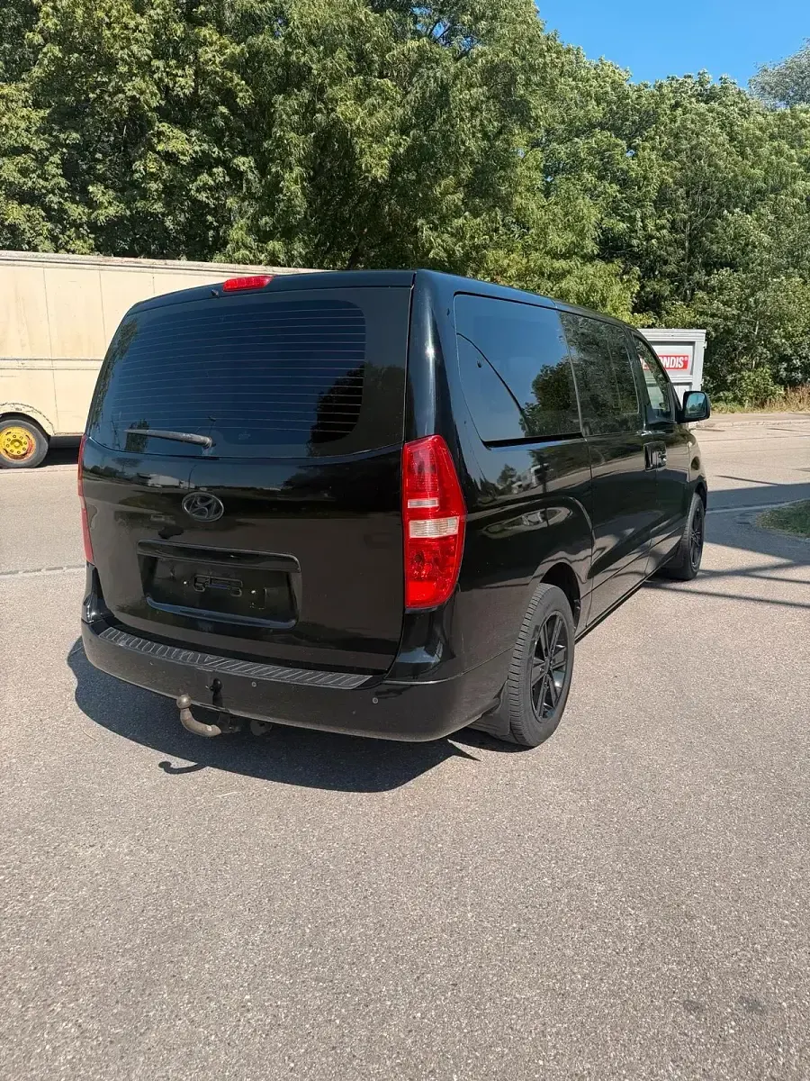 Gebraucht Hyundai H-1 170 PS (125 kW) 2010 Schwarz Van / Kleinbus