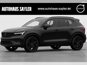 Neu Volvo XC40 Plus 163 PS (119 kW) 2026 Schwarz (onyx black / metallic) SUV