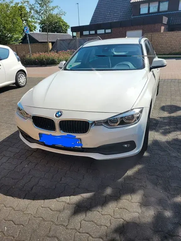 Gebraucht BMW 320 Advantage 190 PS (139 kW) 2018 Weiß Kombi