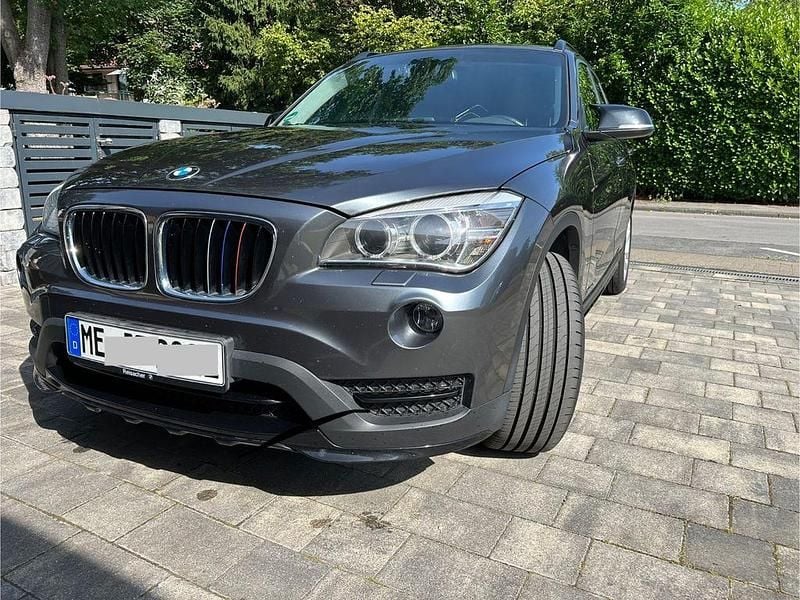 Grau Gebraucht 2014 BMW X1 M Sport SUV | 10.500 € (Fairer Preis) - Bild 1/4