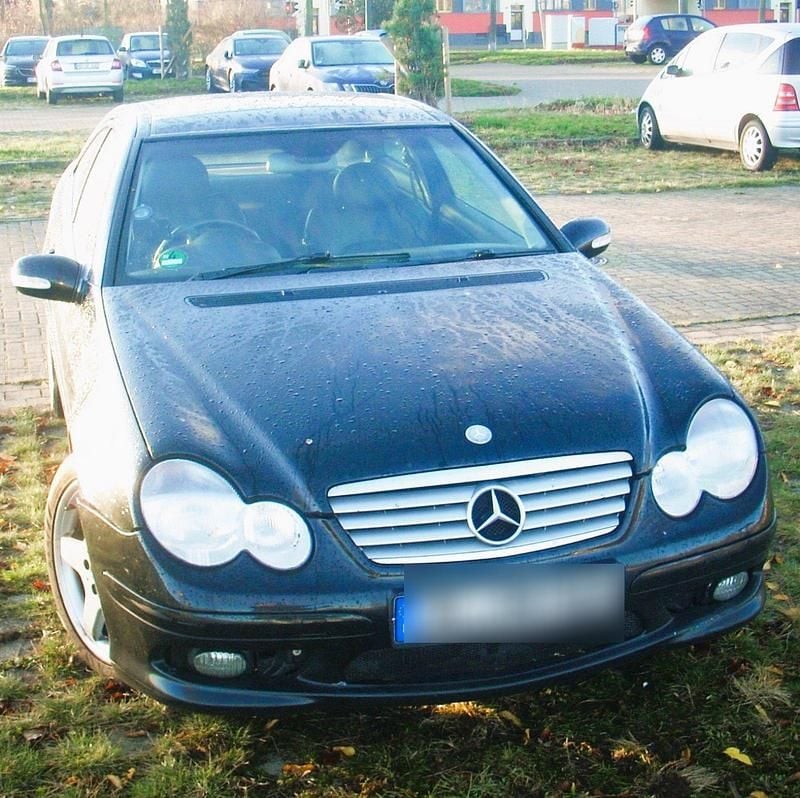 Schwarz Gebraucht 2001 Mercedes C230 Coupé | 1.250 € - Bild 1/4