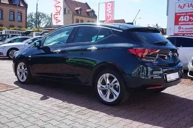 Gebraucht Opel Astra Active 105 PS (77 kW) 2016 Grün Limousine