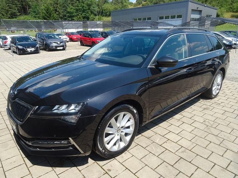 Schwarz Gebraucht 2020 Skoda Superb Ambition Kombi | 21.990 € - Bild 1/4