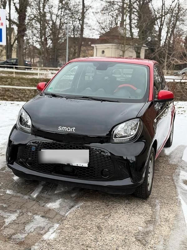 Schwarz Gebraucht 2021 Smart ForFour Electric Drive Kleinwagen | 6.900 € (Superpreis) - Bild 1/4