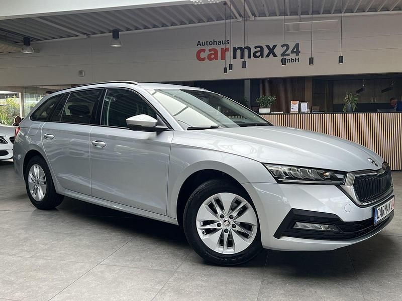Silber Gebraucht 2023 Skoda Octavia Ambition Kombi | 19.439 € (Guter Preis) - Bild 1/3
